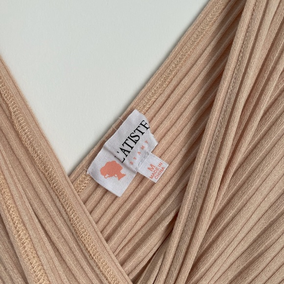 Form fitting Beige Midi dress - Picture 2 of 3